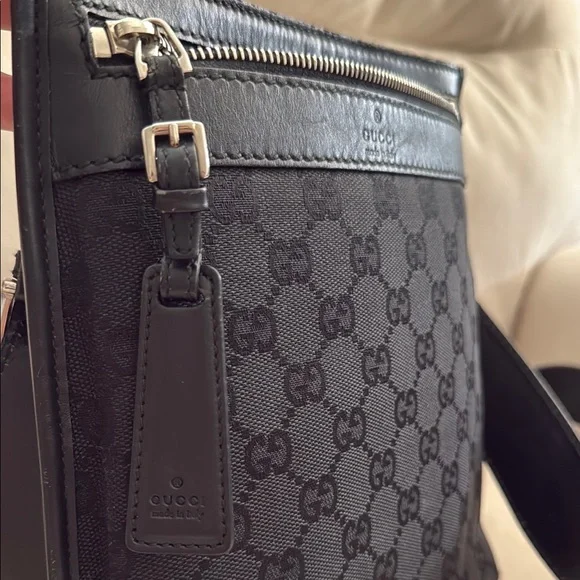 Gucci Messenger Bag made in Italy - Picture 11 of 13